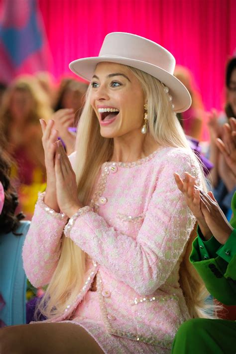 barbie movie chanel outfits|I'm a Barbie girl: bekijk hier hoe Margot Robbie de wereld .